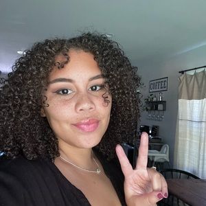 Meet your Posher, Deja